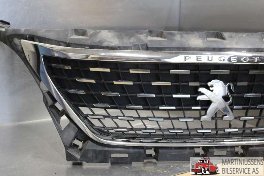 Grill til Peugeot 5008 2017-->> (Type II)  (PEUGEOT||9815317777)