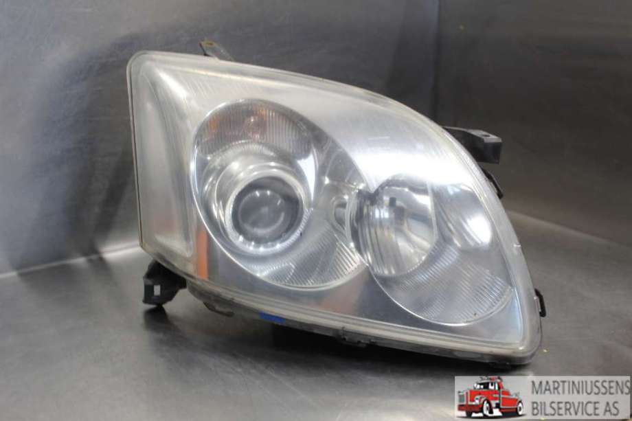 Frontlykt høyre halogen til Toyota Avensis 2003-2008 (Type II)  (TOYOTA|)