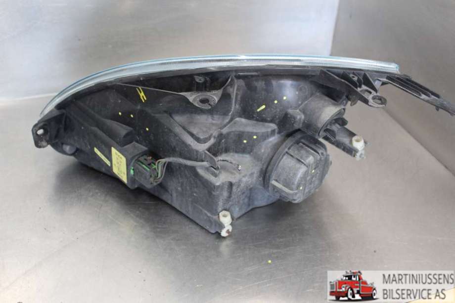 Frontlykt høyre halogen til Ford Fiesta 2002-2008 (Type V)  (FORD||2S6X-13W029-AH)