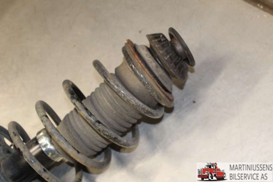 Fjærbein høyre foran til Toyota Yaris 2009-2011 (Type II, Fase 2) (TOYOTA|)