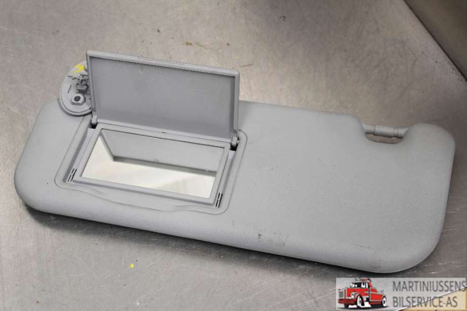 Solskjerm til Toyota Yaris 2012-2014 (Type III, Fase 1)  (TOYOTA||74311-0D03D)