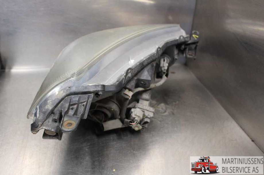 Frontlykt venstre halogen til Toyota Yaris 2012-2014 (Type III, Fase 1)  (TOYOTA|)
