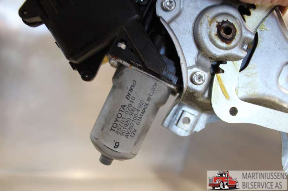 Ruteheis høyre til Toyota Auris 2010-2012 (Type I, Fase 2)  (TOYOTA|85701-02010|)