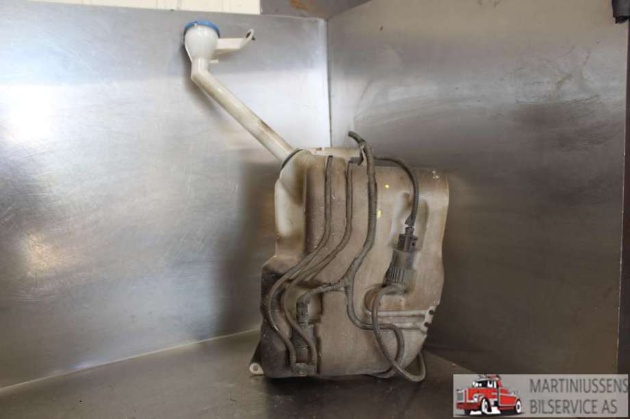 Spylertank til Nissan Qashqai 2010-2014 (Type I, Fase 2)  (NISSAN||28910 JD900)