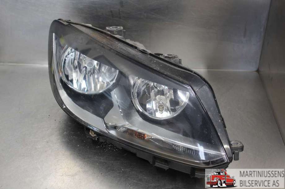 Frontlykt høyre halogen til VW Touran, 2010-2015 (Type I, Fase 3)  (VOLKSWAGEN|)