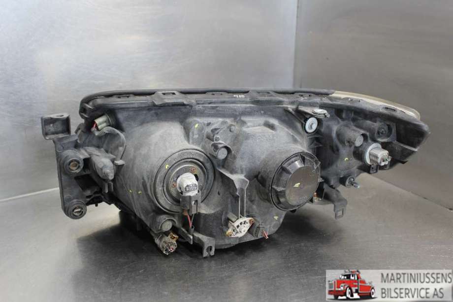 Frontlykt venstre halogen til Subaru Forester 2005-2008 (Type II, Fase 2)  (SUBARU|)