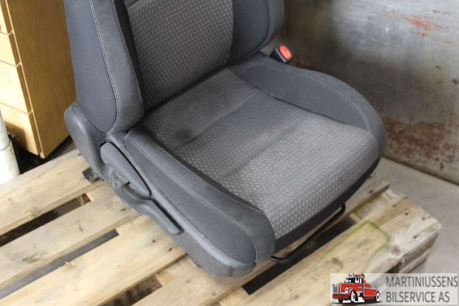 Sete foran høyre til Toyota Yaris 1999-2003 (Type I, Fase 1) (TOYOTA|)