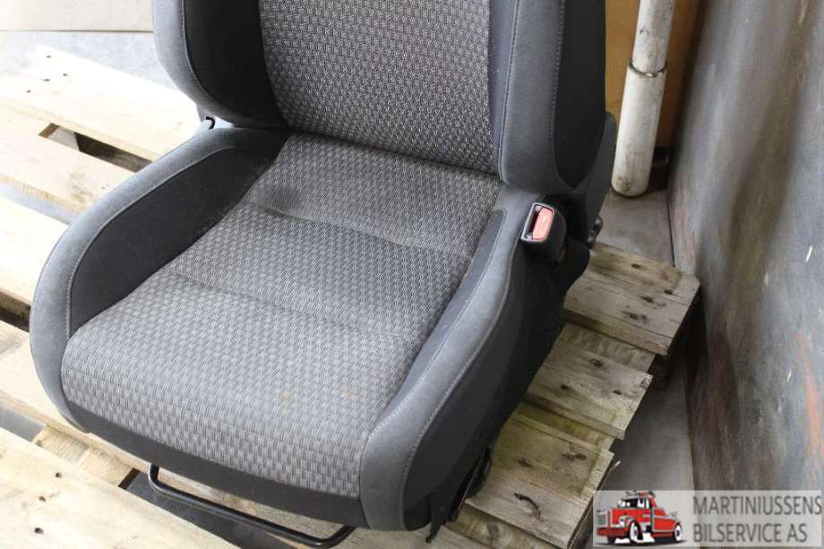 Sete foran høyre til Toyota Yaris 1999-2003 (Type I, Fase 1) (TOYOTA|)