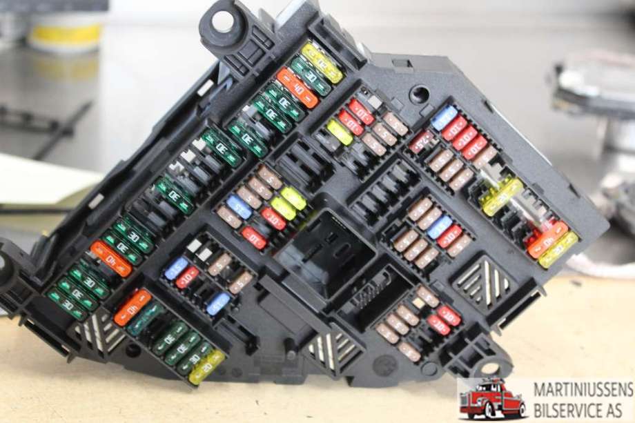 Sikringsboks til BMW 5-Serie 2010-2017 (F10/F11) (F10/F11) (BMW||9264923-02)