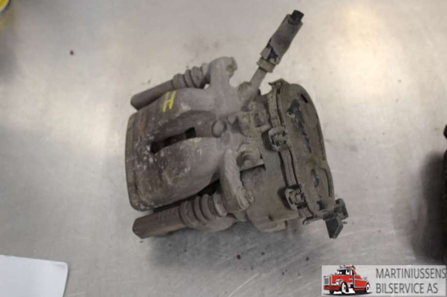 Bremsecaliper høyre bak til Mercedes A-Klasse 2012-2018 (W176) (W176) (MERCEDES||A 000 423 24 81)