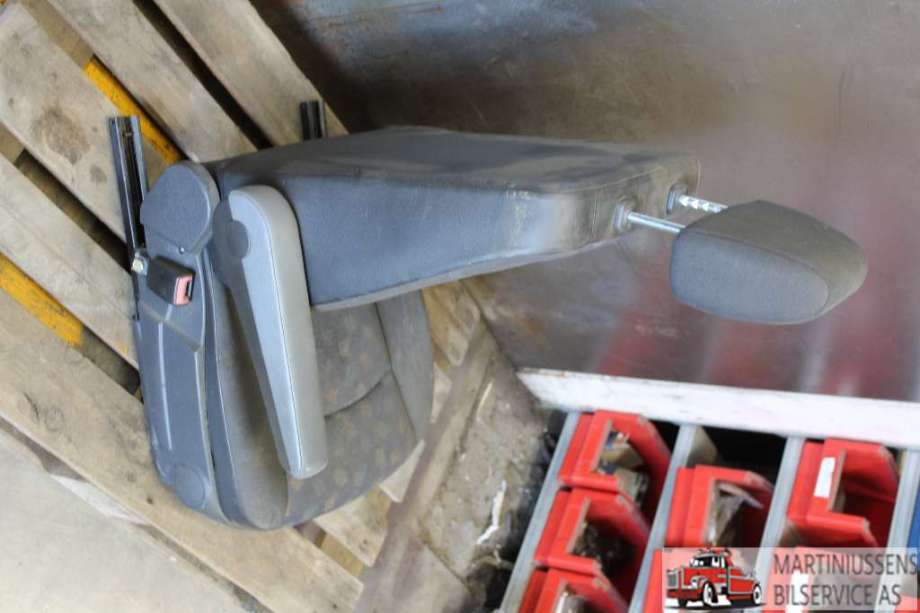 Sete foran venstre til Mercedes Vito/Viano 2010-2014 (Fase 2) (W639) (W639) (MERCEDES|A6396602340ZGS005|)