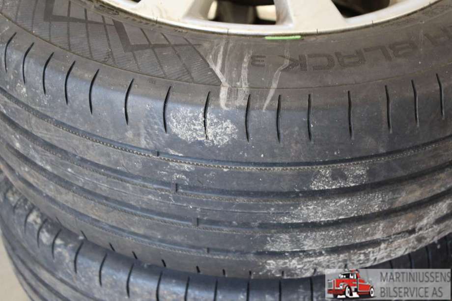 Dekk til Annet Dekk sommer 0-->>  (HAKKA BLACK 3|225/55R17 5MM|NOKIAN)
