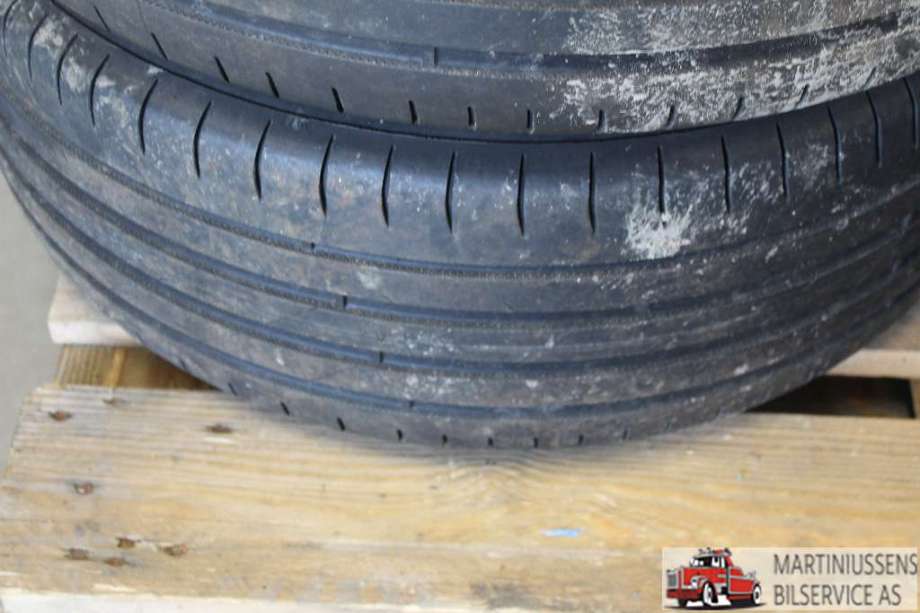 Dekk til Annet Dekk sommer 0-->>  (HAKKA BLACK 3|225/55R17 5MM|NOKIAN)