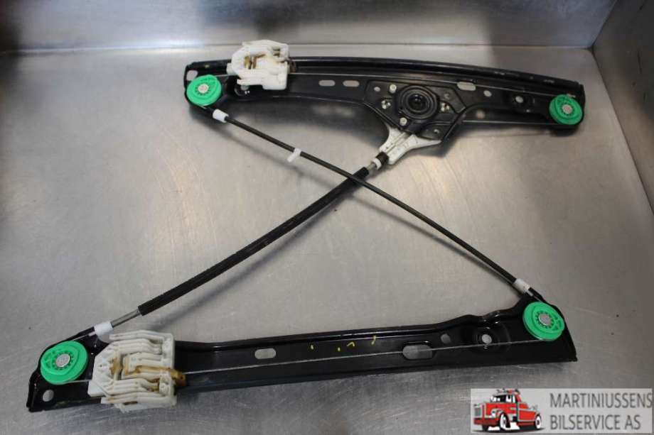 Ruteheis til BMW 3-Serie 2005-2011 (E90/E91/E92/E93) (E90/E91/E92/E93) (BMW||7060266 S)