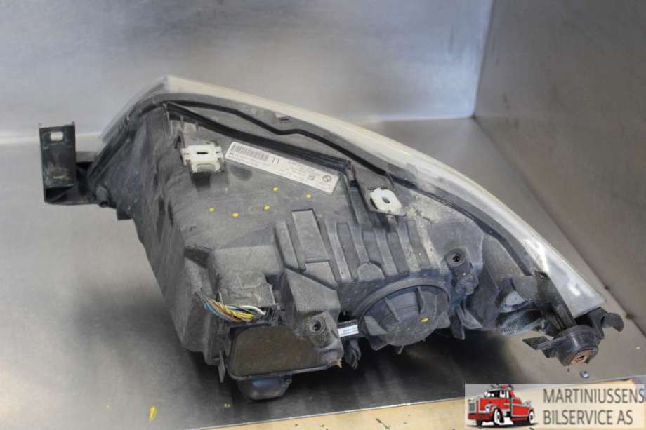 Frontlykt høyre halogen til BMW 3-Serie 2005-2011 (E90/E91/E92/E93) (E90/E91/E92/E93) (BMW||63.11-7 202 582.9)