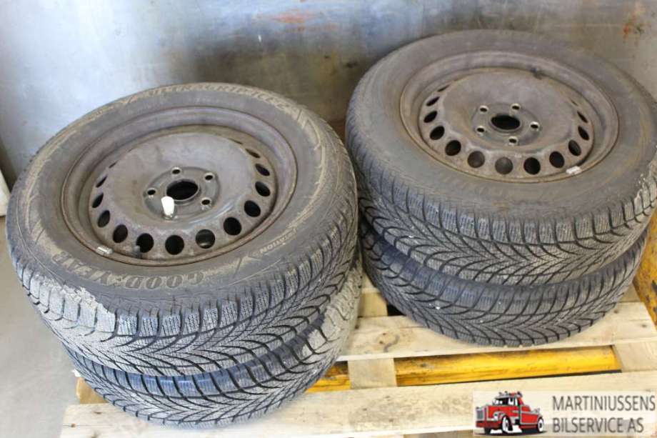 Dekk til Annet Dekk vinter piggfri 0-->>  (ULTRAGRIP ICE 2|195/65R15/ 8MM|GOODYEAR)