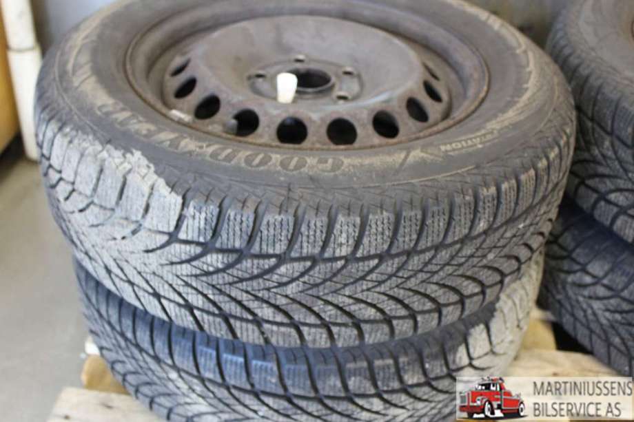 Dekk til Annet Dekk vinter piggfri 0-->>  (ULTRAGRIP ICE 2|195/65R15/ 8MM|GOODYEAR)