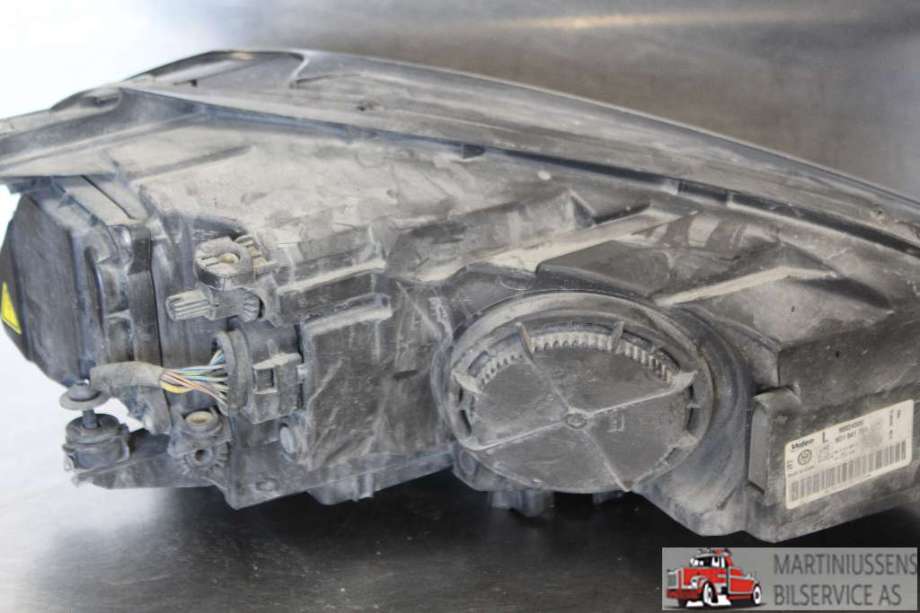 Frontlykt venstre halogen til VW Golf VII 2012-2017 (Fase 1)  (VOLKSWAGEN|5G1 941 751|)