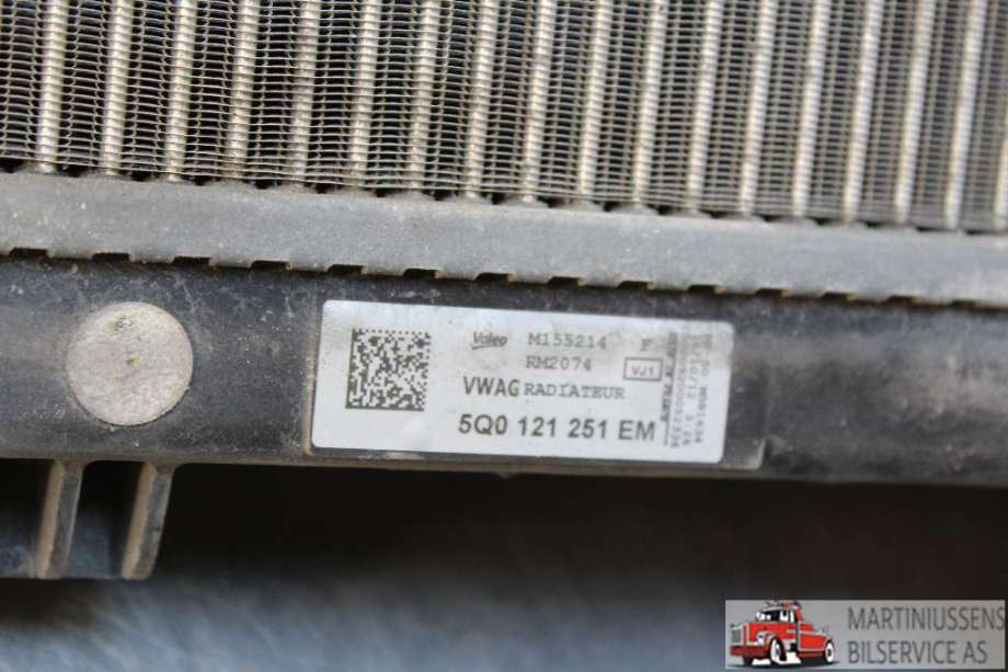 Radiator (automat gir) til VW Golf VII 2012-2017 (Fase 1)  (VOLKSWAGEN||5Q0  121 151 EM)