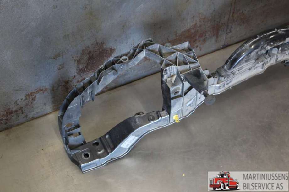 Frontplate til Ford Kuga 2013-2019  (FORD||8V41-8B041-AK)