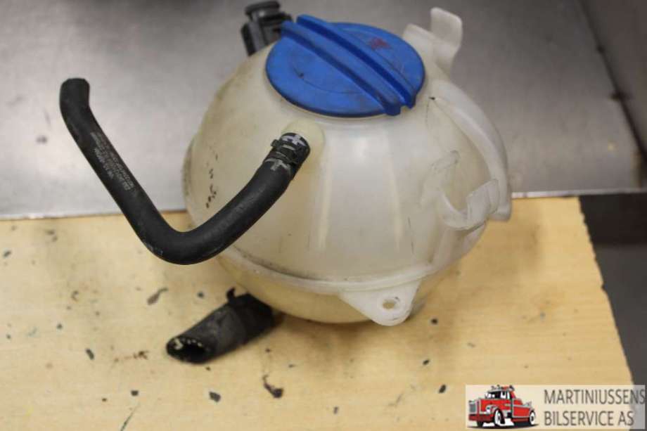 Ekspansjonstank til VW Golf VI 2008-2012  (VOLKSWAGEN||1K0121407A)
