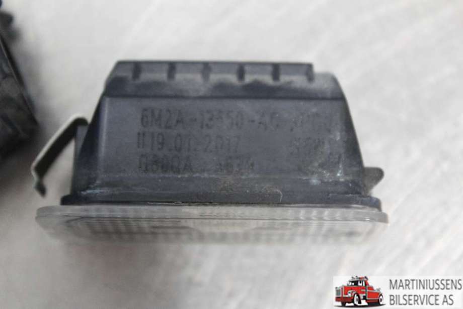 Skiltlys til Ford S-Max 2010-2015 (Type I, Fase 2) (FORD||6M2A-13550-AC)