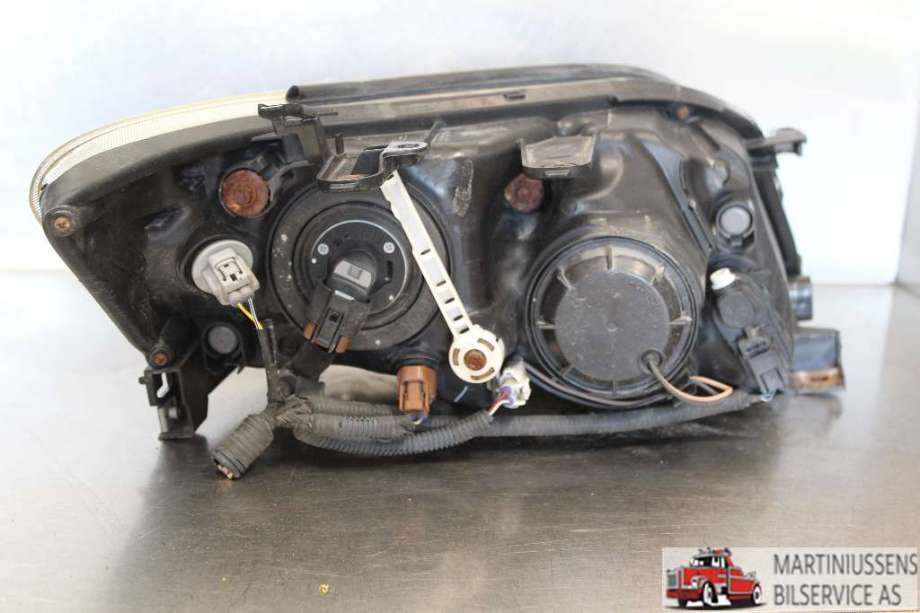 Frontlykt venstre halogen til Toyota RAV4 2009-2013 (Type III, Fase 2) (TOYOTA||8117042501)