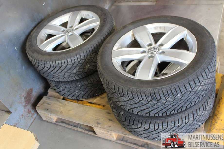 Hjulsett stål sommer til VW Passat 2015-2019 (Fase 1) (B8) (B8) (VOLKSWAGEN|VIKING CONTACT 7|215/55R17 7MM|CONTINENTAL)