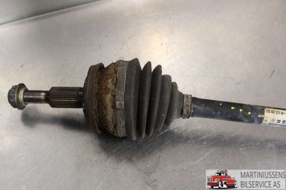 Drivaksel venstre foran til VW Transporter / Caravelle 2009-2015 (Fase 2) (T5) (T5) (VOLKSWAGEN|7E0 407 270 H|)