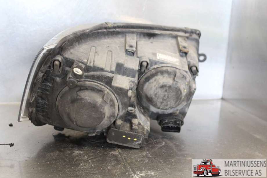 Frontlykt venstre halogen til VW Transporter / Caravelle 2009-2015 (Fase 2) (T5) (T5) (VOLKSWAGEN|7E1 941 015 H|)