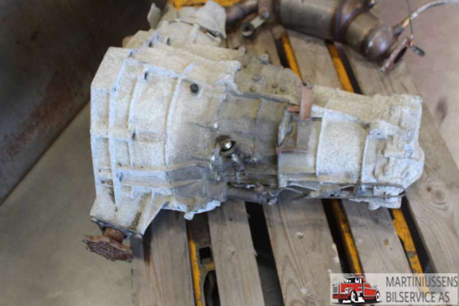 Girkasse manuell 6-trinn til Audi A4 2007-2014 (Type IV) (B8) (B8) (AUDI|LLV||0B1 300 027 E)