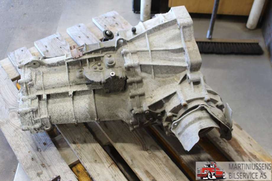 Girkasse manuell 6-trinn til Audi A4 2007-2014 (Type IV) (B8) (B8) (AUDI|LLV||0B1 300 027 E)