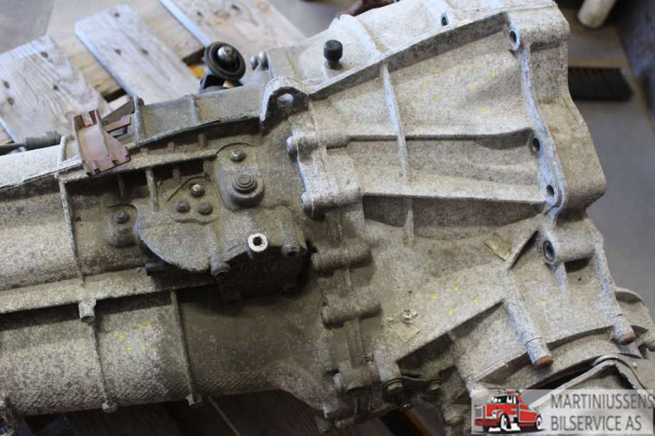 Girkasse manuell 6-trinn til Audi A4 2007-2014 (Type IV) (B8) (B8) (AUDI|LLV||0B1 300 027 E)