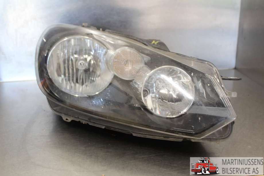 Frontlykt høyre halogen til VW Golf VI, 2008-2012 (VOLKSWAGEN|)