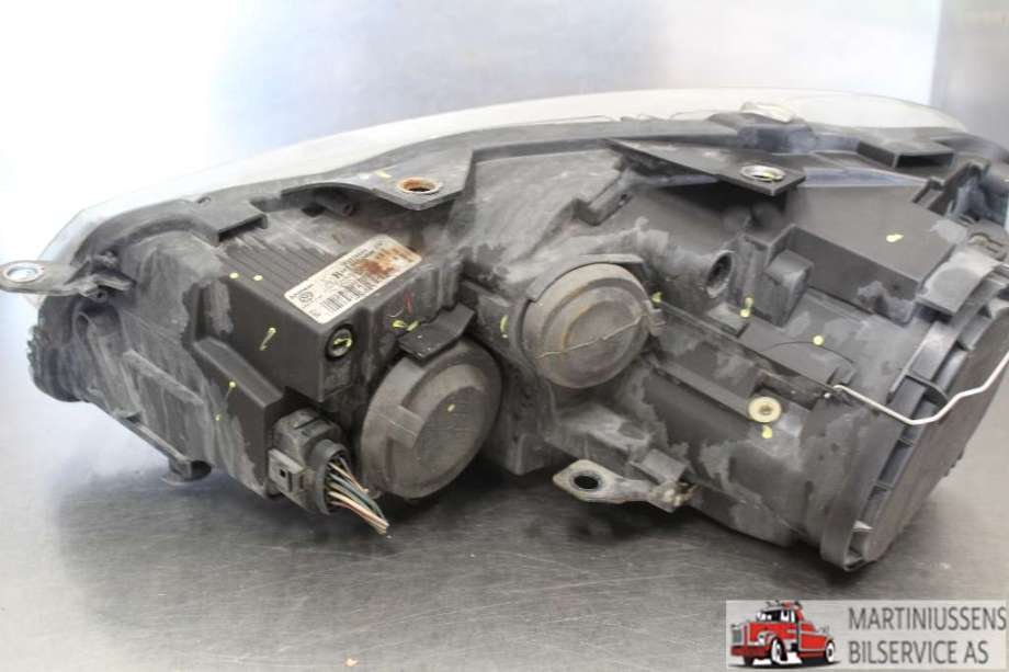 Frontlykt høyre halogen til VW Golf VI 2008-2012 (VOLKSWAGEN||5K1 941 006M)