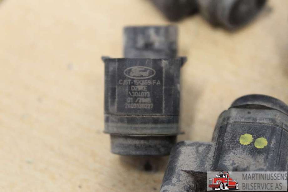 Parkeringssensor bak til Ford Focus 2011-2014 (Type III, Fase 1) (FORD||CJ5T-15K859-FA)