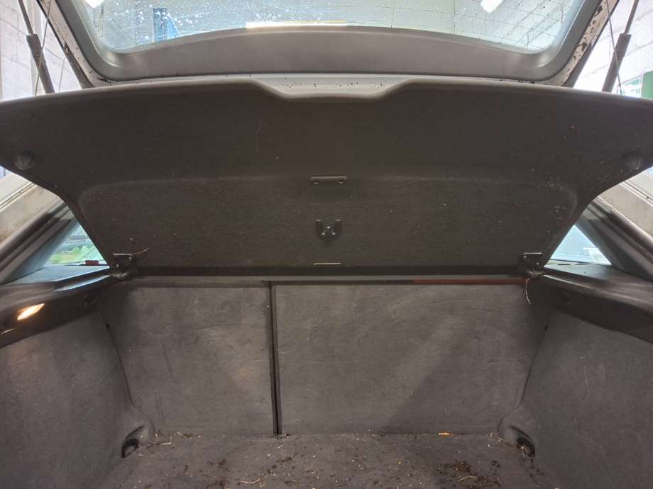 Hattehylle til Audi A3 2009-2012 (Type II, Fase 2)  (AUDI|)