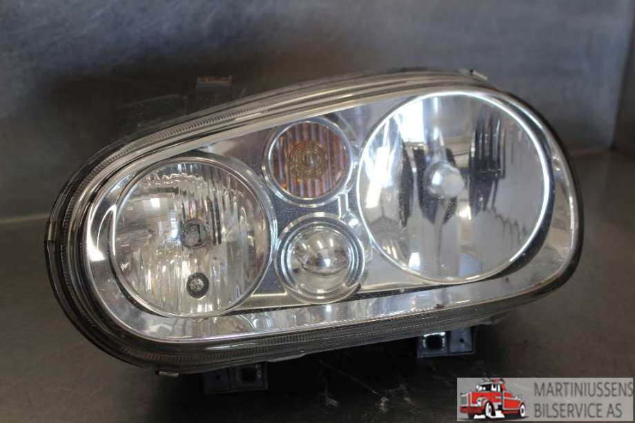 Frontlykt venstre halogen til VW Golf IV 1998-2003 (VOLKSWAGEN|)
