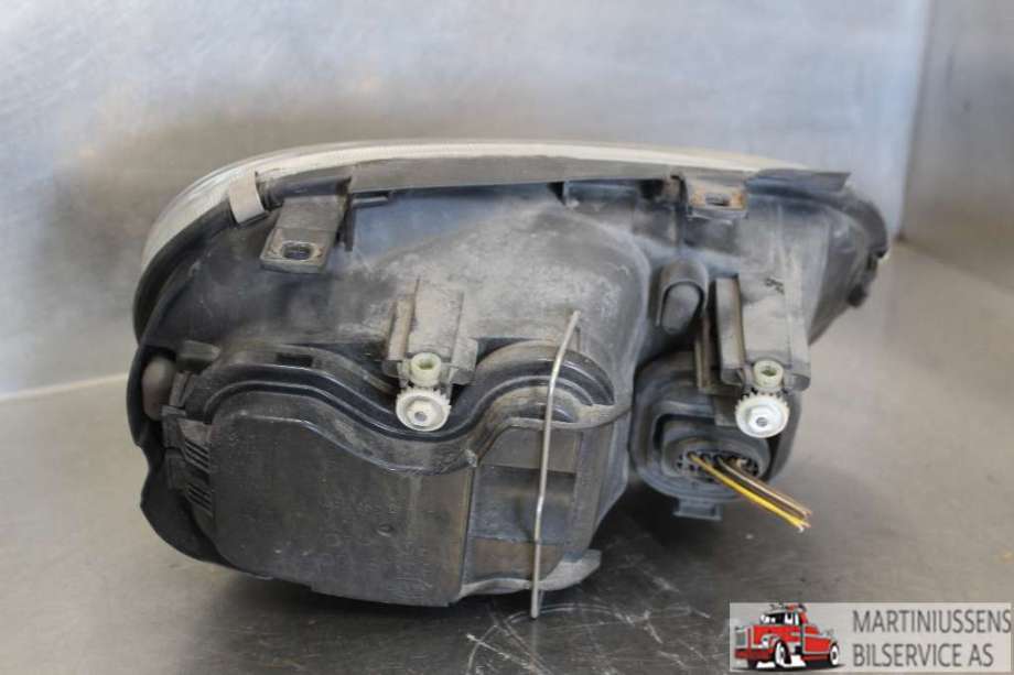 Frontlykt venstre halogen til VW Golf IV 1998-2003 (VOLKSWAGEN|)