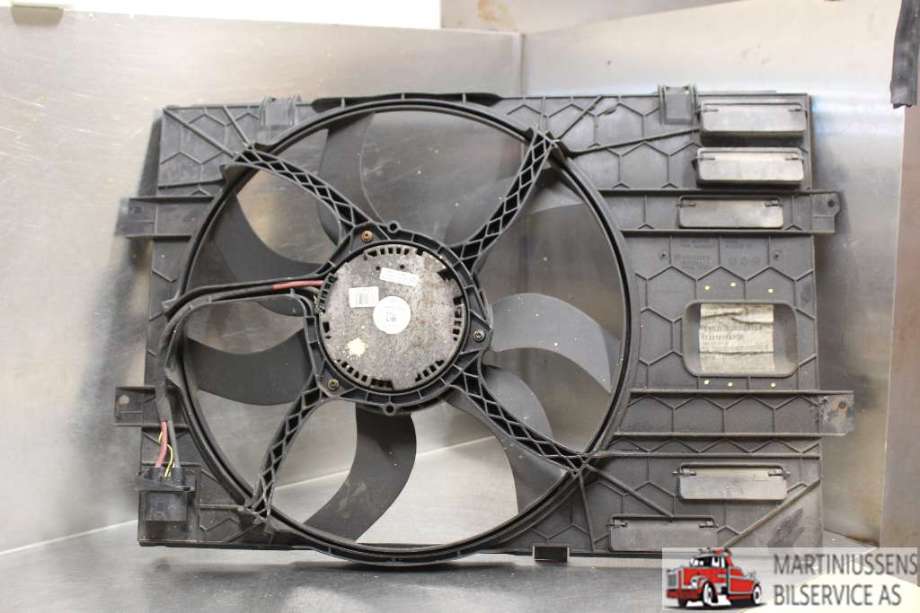 Kjølevifte til VW Transporter / Caravelle 2009-2015 (Fase 2) (T5) (T5) (VOLKSWAGEN|7E0 121 201 N|)