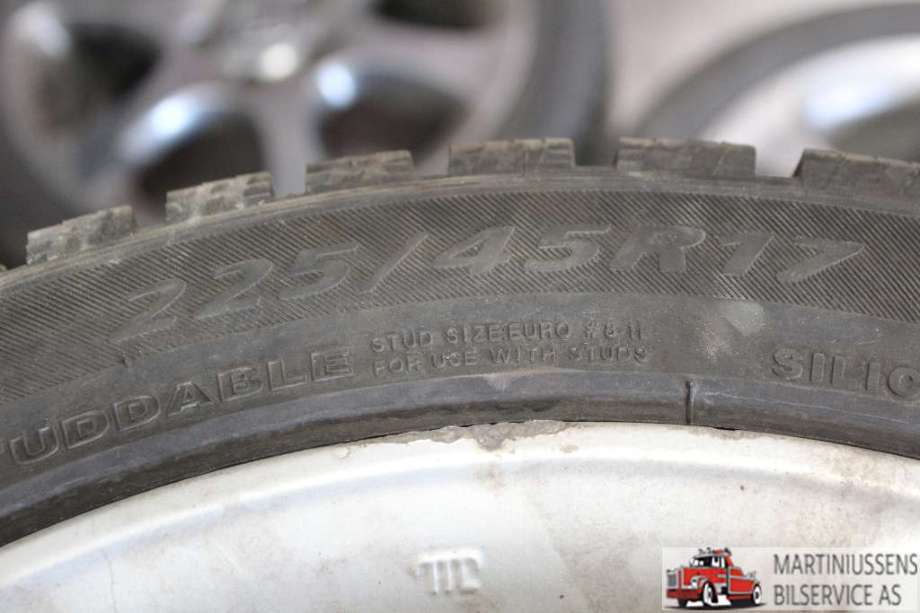 Dekk til Annet Dekk vinter pigg 0-->>  (ICE STAR IS33|225/45R17 - 9MM|LANDSAIL)