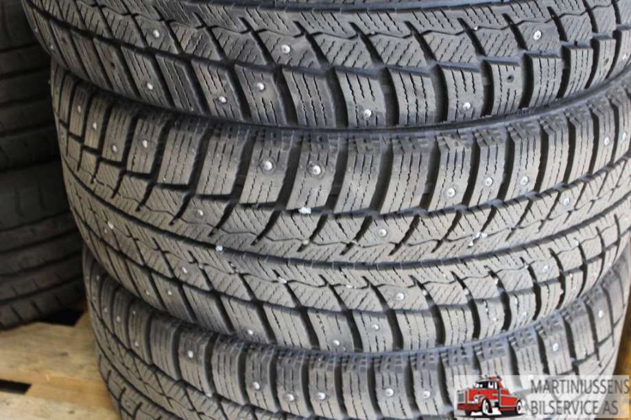 Dekk til Annet Dekk vinter pigg 0-->>  (ICE STAR IS33|225/45R17 - 9MM|LANDSAIL)