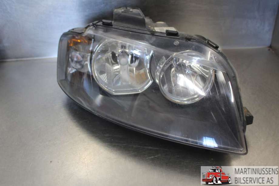 Frontlykt høyre halogen til Audi A3 2003-2008 (Type II, Fase 1) (AUDI|8 P0 941 004K|)
