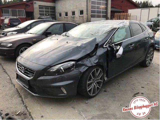 Volvo V40 2012-2019 , Motorkode: D4162T, Girkassekode: 1285228