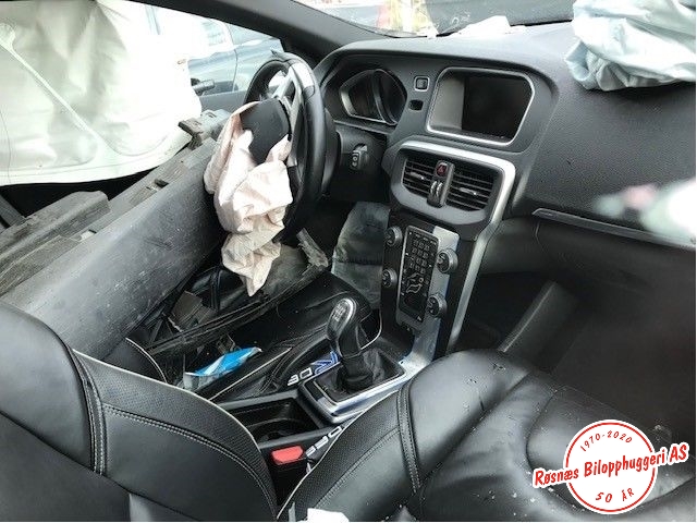 Volvo V40 2012-2019 , Motorkode: D4162T, Girkassekode: 1285228