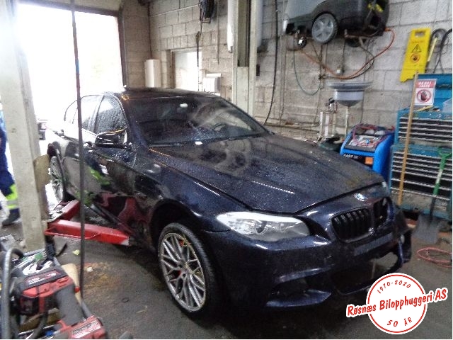 BMW 5-Serie 2010-2017 (F10/F11) (F10/F11), Motorkode: N57-D30A, Girkassekode: 24 00 7 644 624