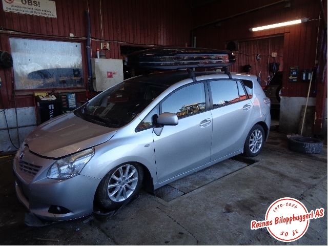 Toyota Verso 2009-2016 (Type III) , Motorkode: 1AD-FTV, Girkassekode: 