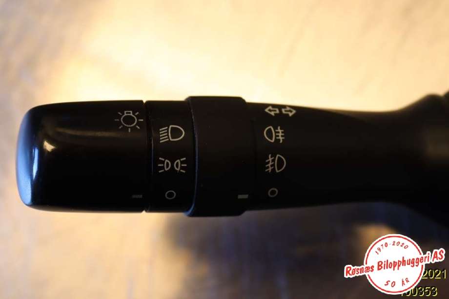 Bryter blink til Toyota Hilux 2006-2011  (TOYOTA|52171|17F664|)
