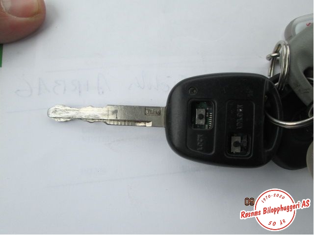 Nøkkel til Toyota Yaris, 2003-2005 (Type I, Fase 2)  (TOYOTA|)