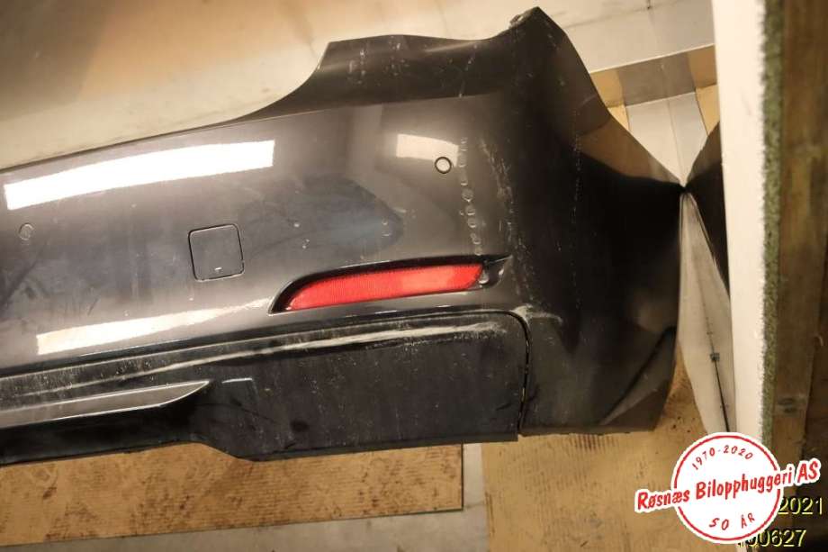 Støtfanger bak til BMW 7-Serie 2009-2015 (F01/F02/F03/F04) (F01/F02/F03/F04) (BMW|51 11 7 210 879|)